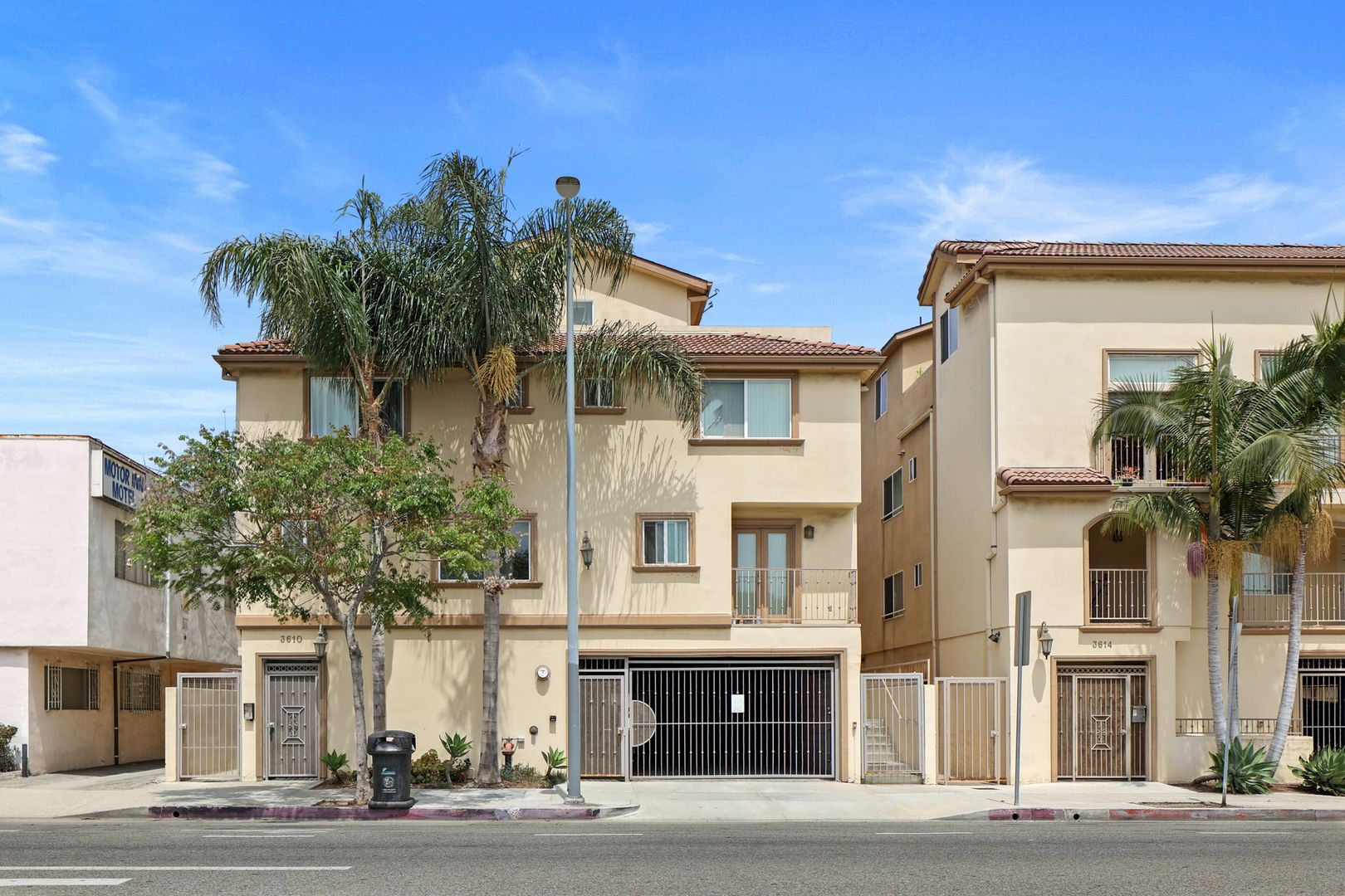 Los Angeles Apartment: 3610 Motor Avenue
