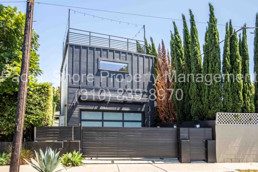 ***MOVE-IN SPECIAL - $1200 OFF 12-MONTH TERM*** Modern Standalone Studio with Private Rooftop Deck, Garage & Gated Entry in Westdale! – photo 1