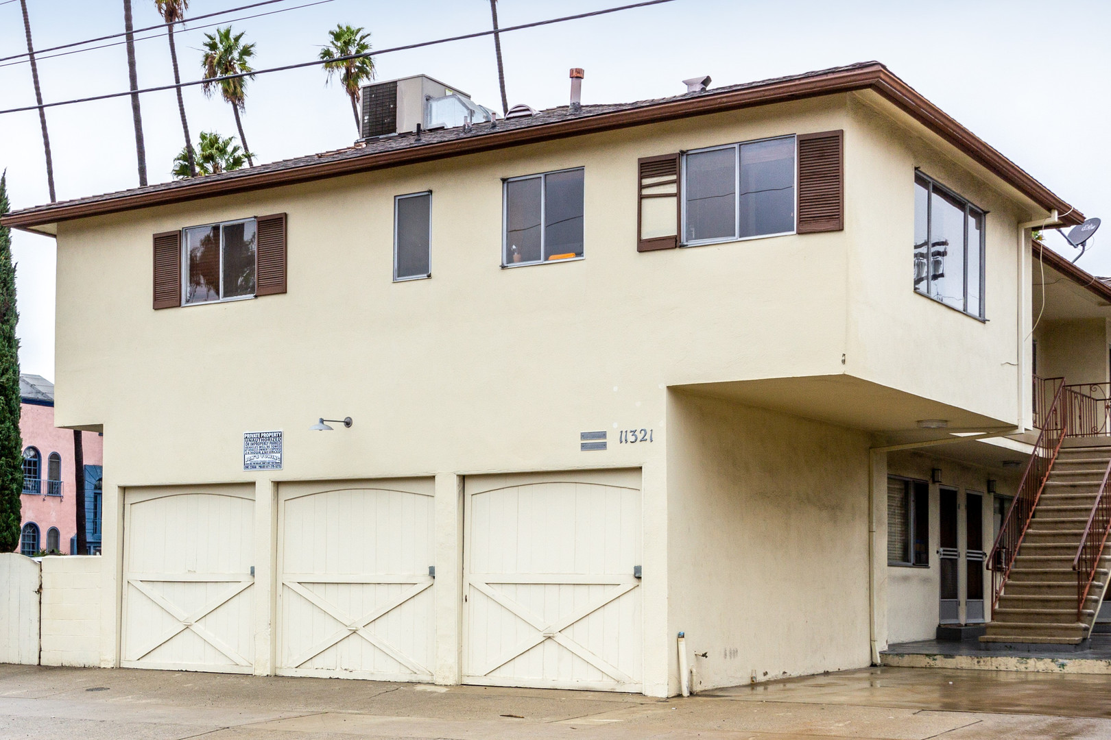 Los Angeles Apartment: 11321 Massachusetts Avenue