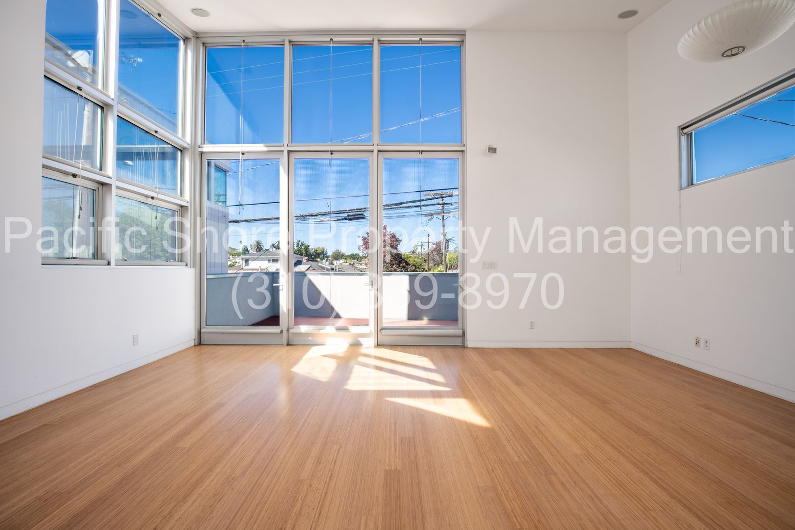 Venice Apartment: 543 Rose Ave