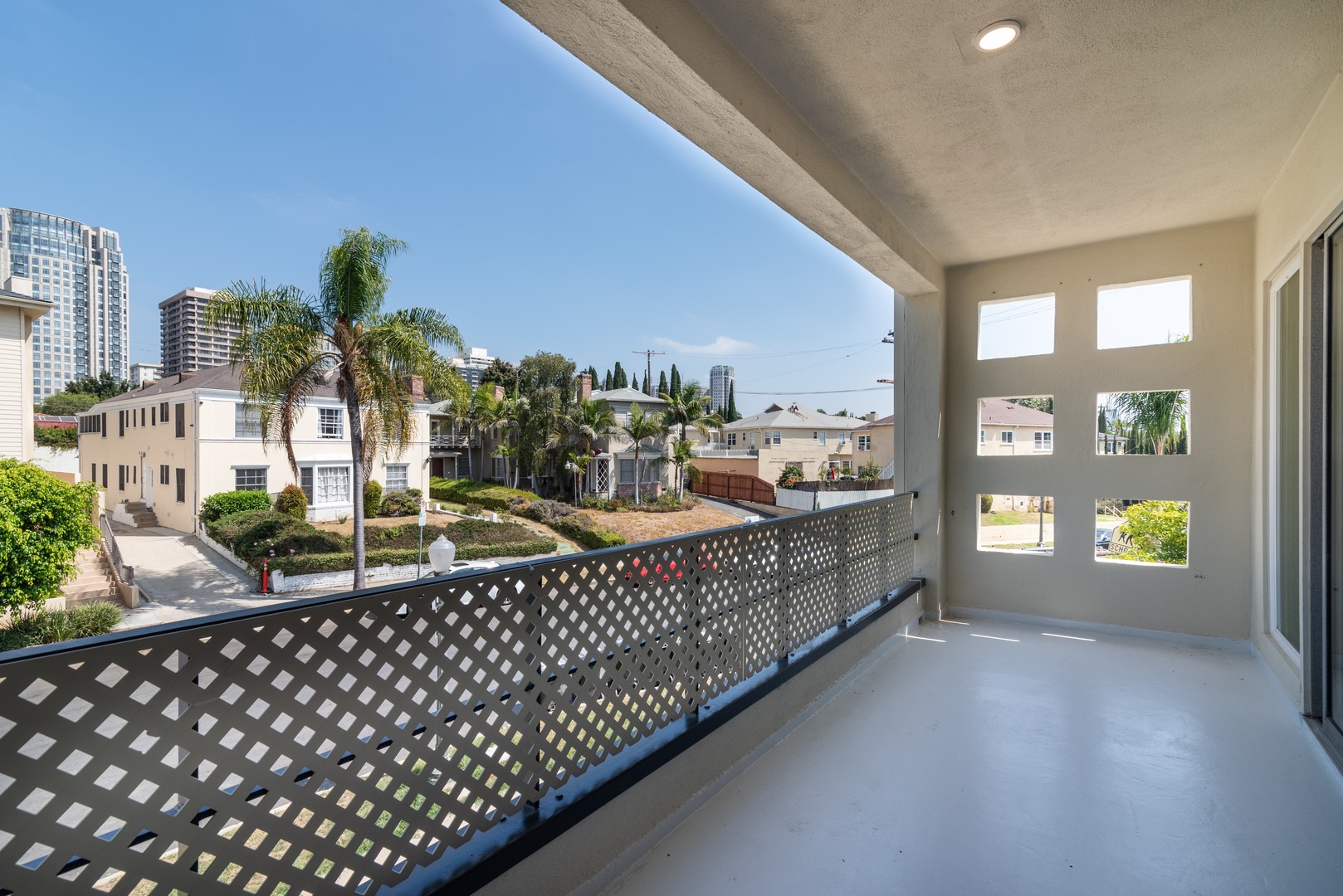 Los Angeles Apartment: 10755 Ohio Avenue