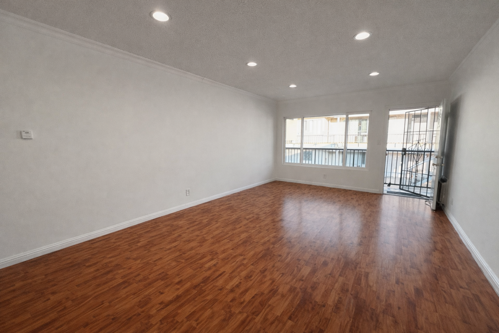 Glendale Apartment: 617 W. Stocker St