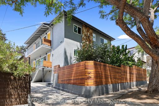 Top Floor Modern and Updated 2-Bedroom in Prime Silver Lake!! MOVE IN SPECIAL $1200 OFF First YEAR! – photo 1