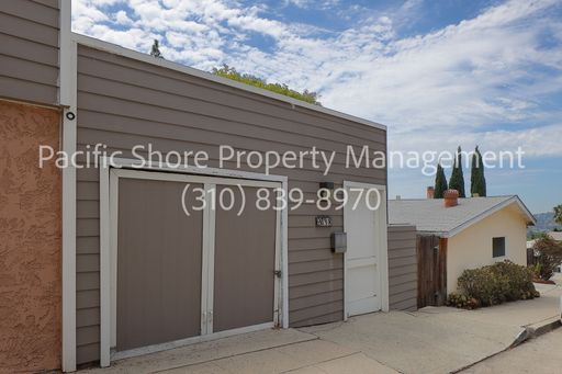 Darling Duplex Nestled In The Hills of Eagle Rock! – photo 1