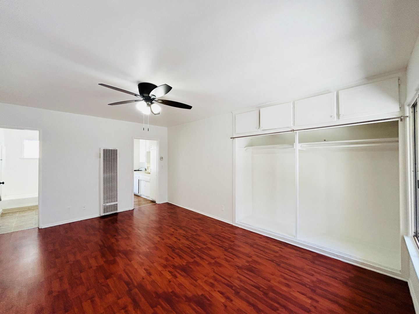 Los Angeles Apartment: 1233 N Ardmore Avenue