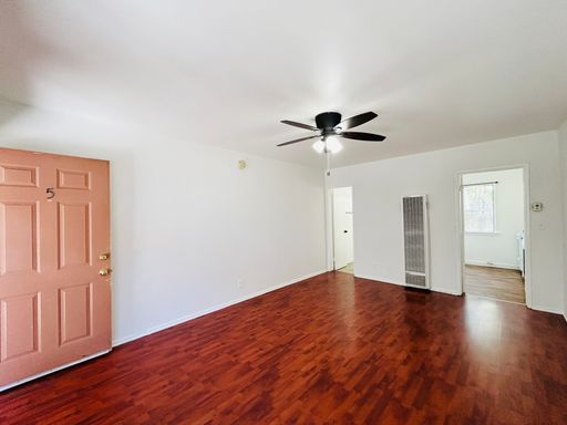 Adorable Lower Level Studio Blocks To Sunset Junction West – photo 1