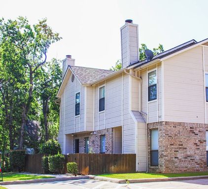Sycamore Square Townhomes – photo 1