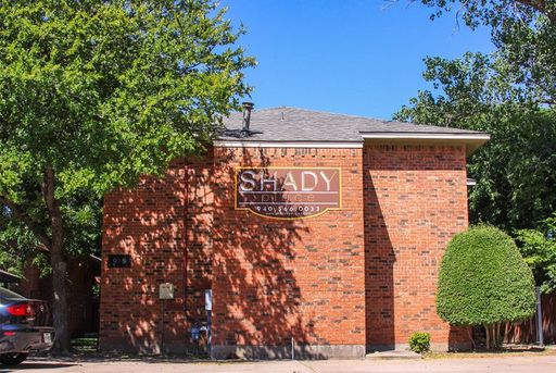 1 Bedroom/1 Bath Apartment - Walking distance to UNT