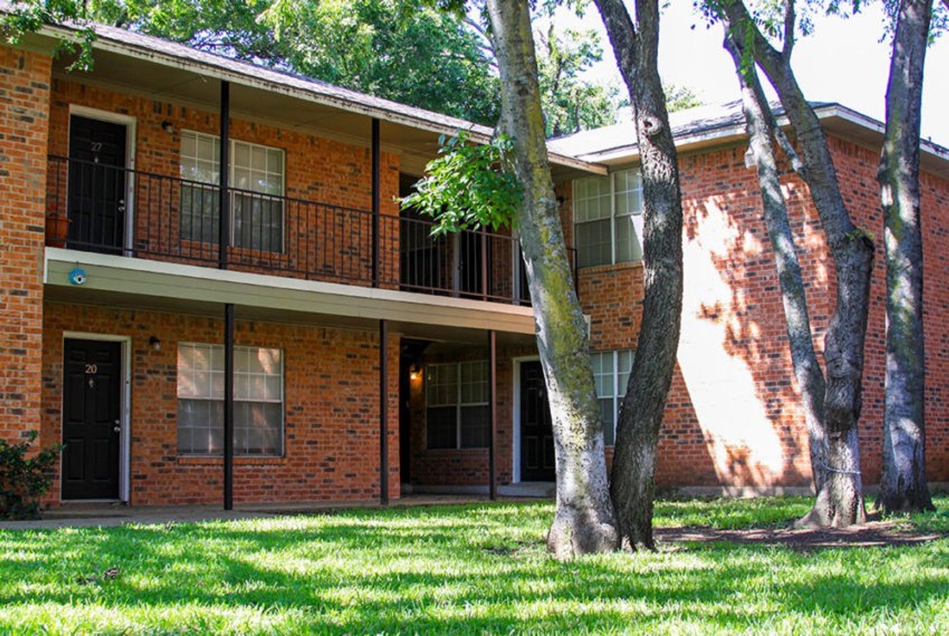 Denton Apartment: 922-926 Cleveland St