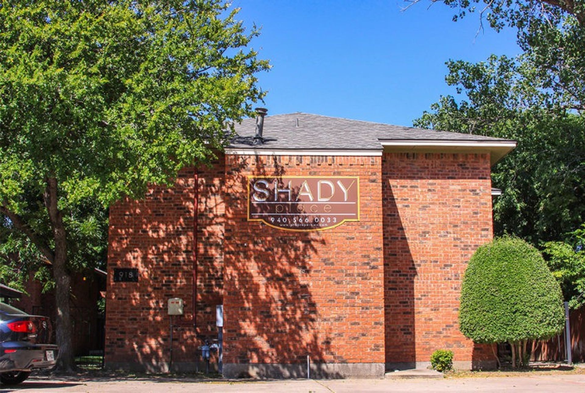 Denton Apartment: 918 Cleveland St
