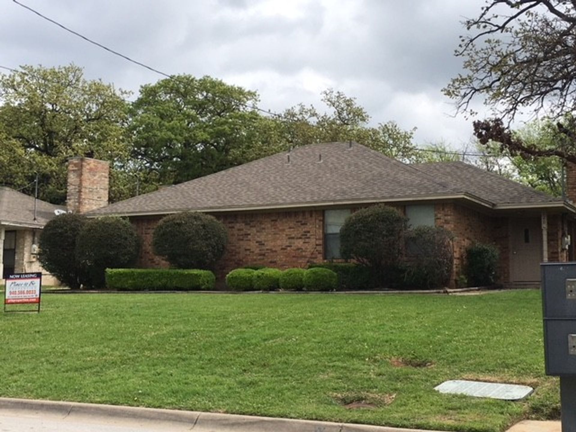 Denton Multiplex: 2208/2210 Bolivar St.