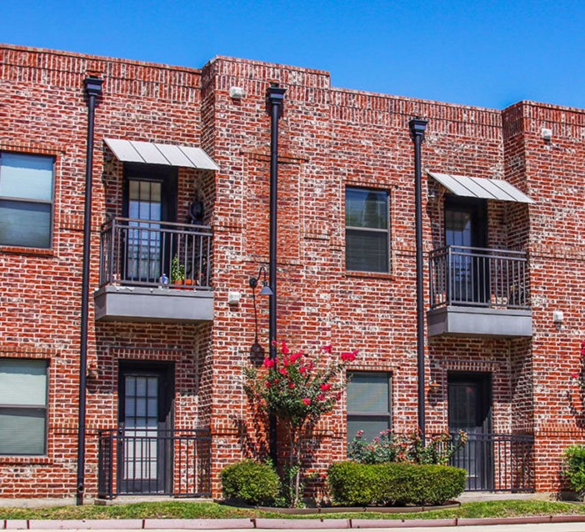 Denton Apartment: 918 Avenue A