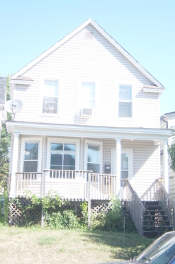 West Duluth 1st floor duplex, avail. 11/01, laundry, nice, quiet, off street parking