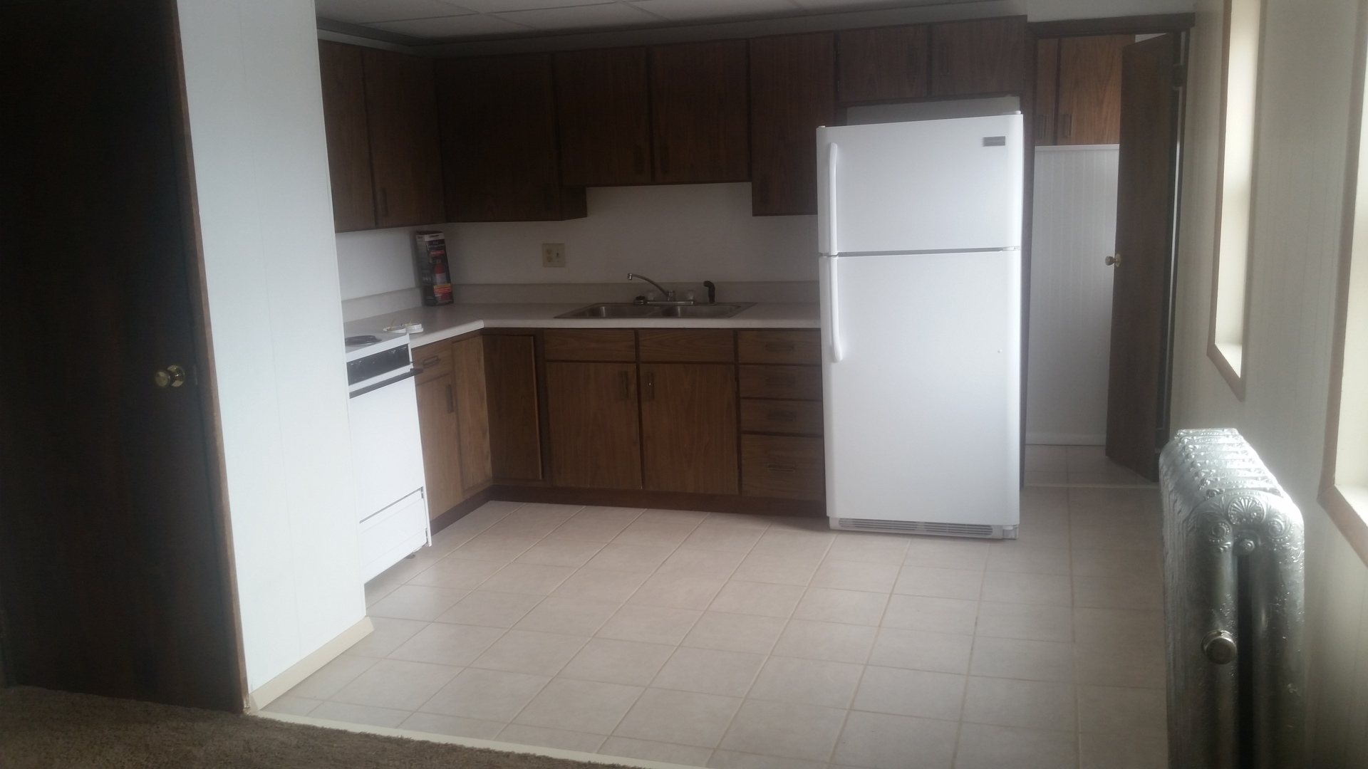 Eveleth Apartment: 222 Adams Ave