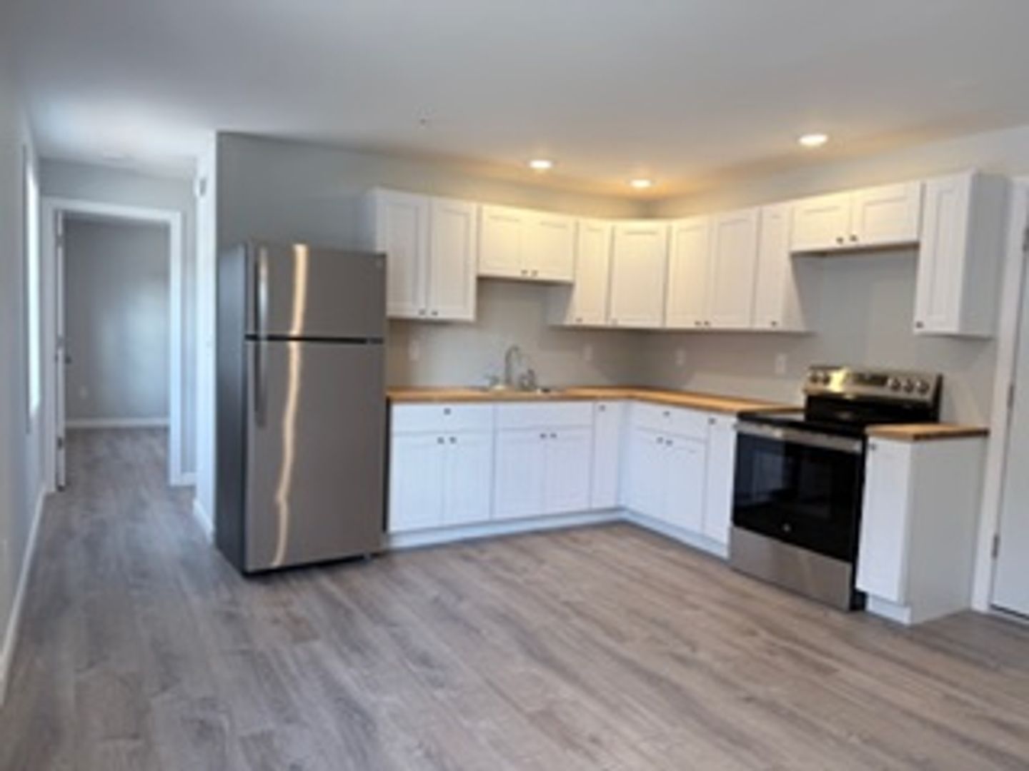 Springvale Apartment: 16 Barth Way