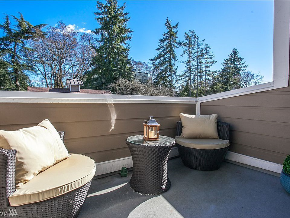 Bainbridge Island Condo: 115 Hall Brothers Loop Unit #201