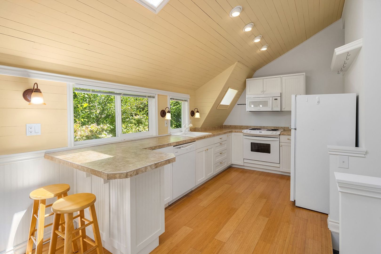 Bainbridge Island House: 8760 B Grand Avenue NE