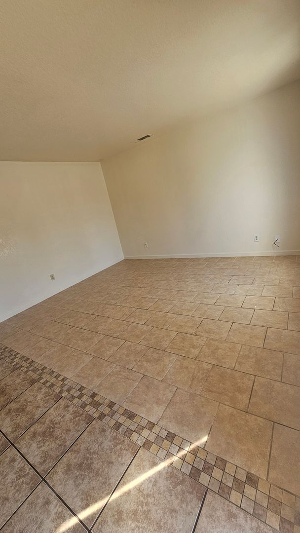Winton Apartment: 7158 N Winton Way