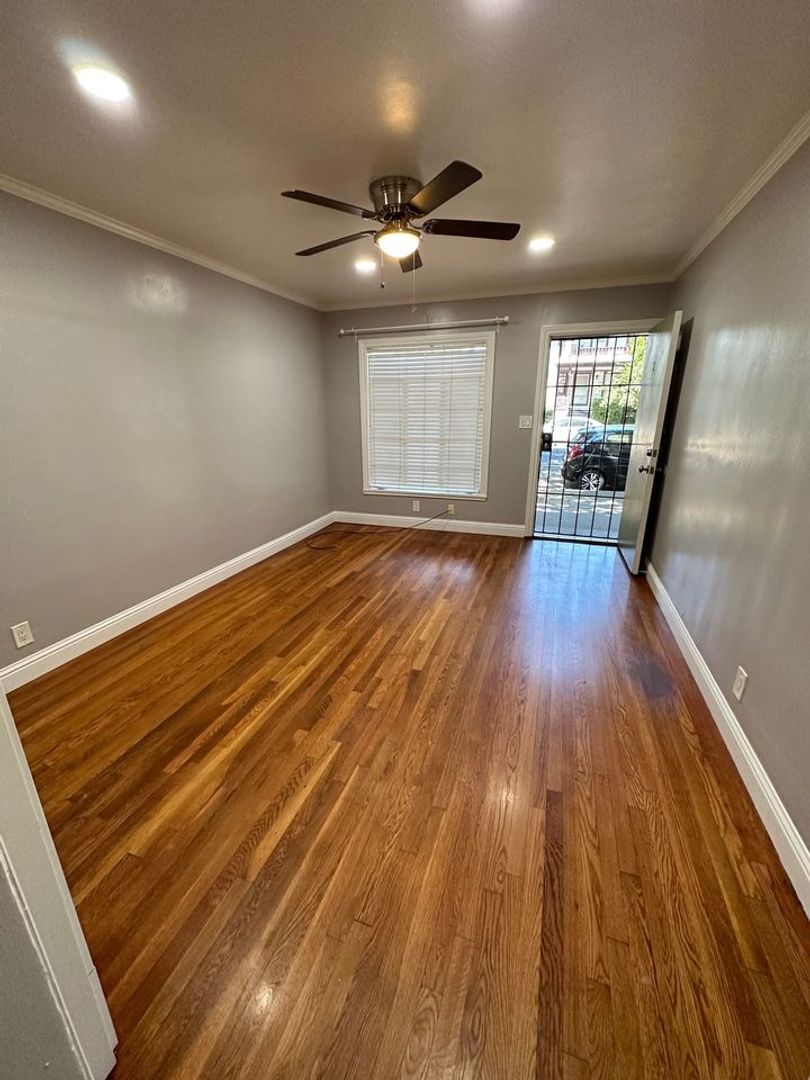 Sacramento Apartment: 1929 11th/1101/1101 1/2/1103 T Street