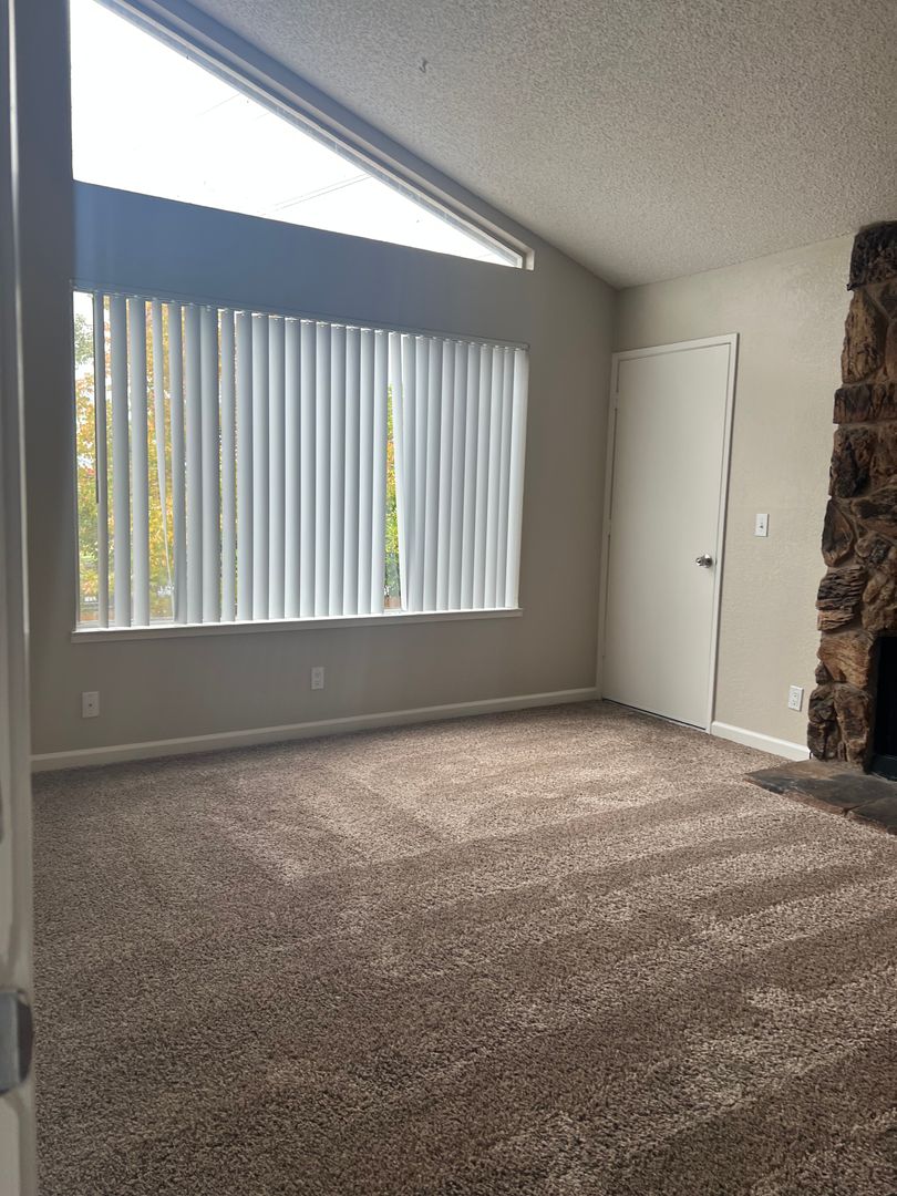 Sacramento Apartment: 1131-1151 Bell Street