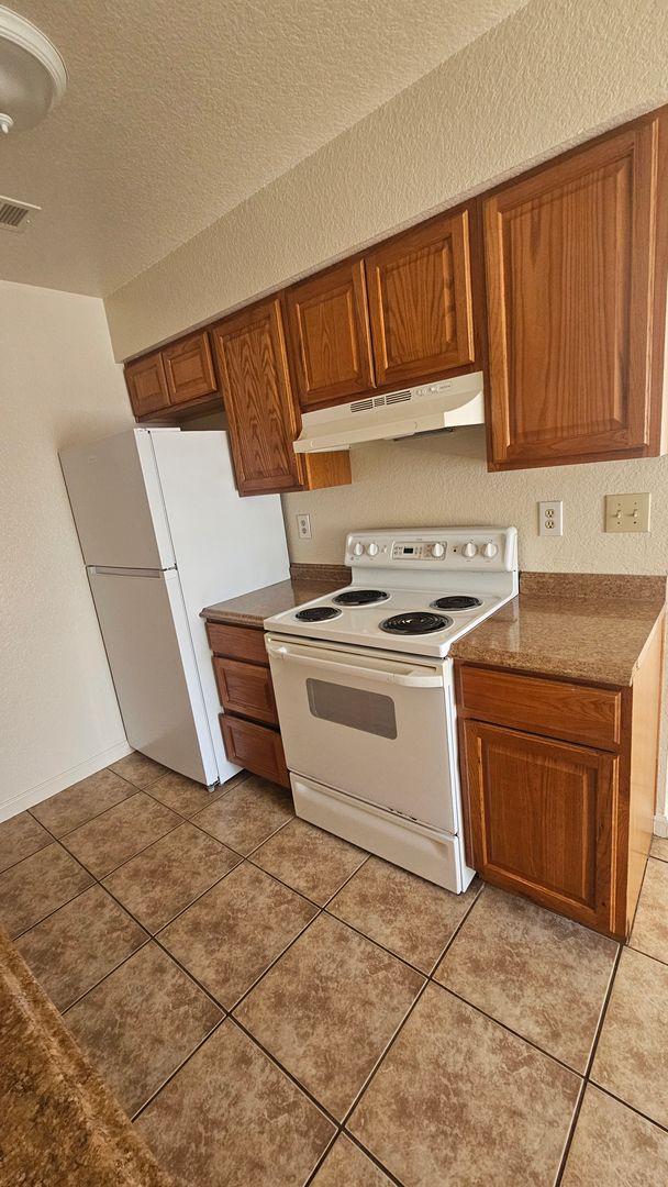 Winton Apartment: 7158 N Winton Way