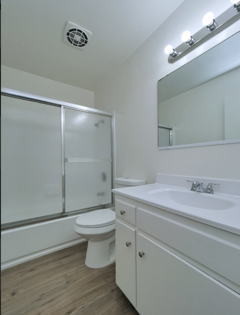 Sacramento Apartment: 6050 S. Land Park Drive