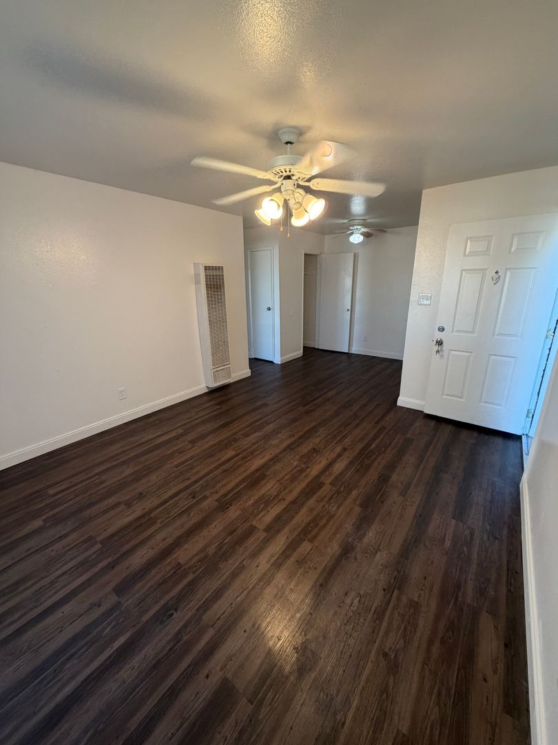 Sacramento Apartment: 1300-1310 Florin Road