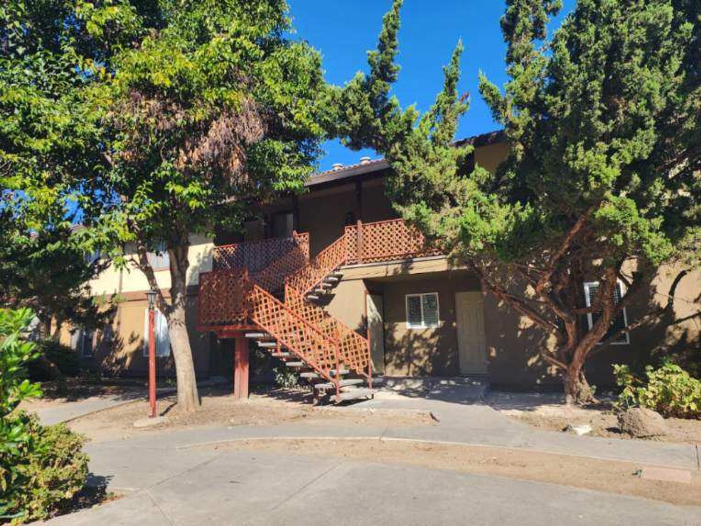 Modesto Apartment: 1823 Oakdale Road
