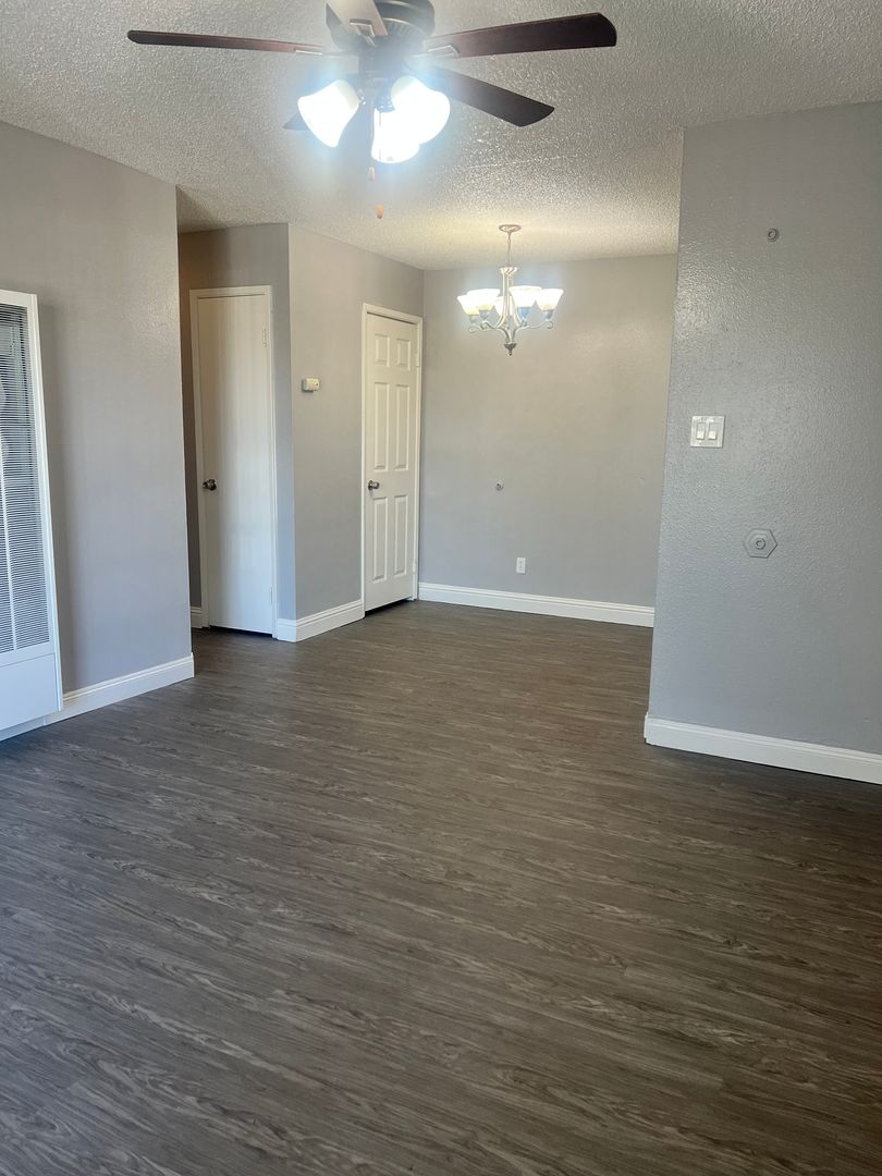 Sacramento Apartment: 1300-1310 Florin Road