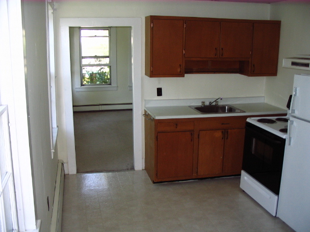 Lebanon Apartment: 19 School St