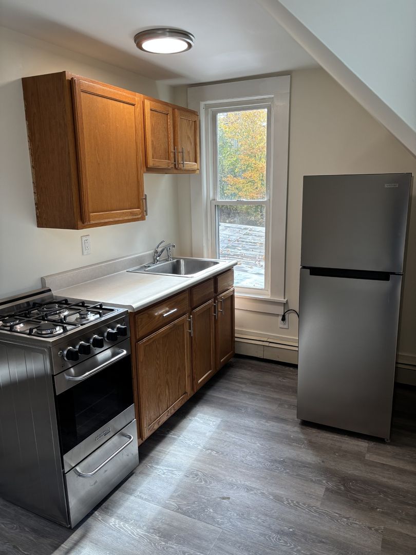 West Lebanon Apartment: 28 Pleasant St