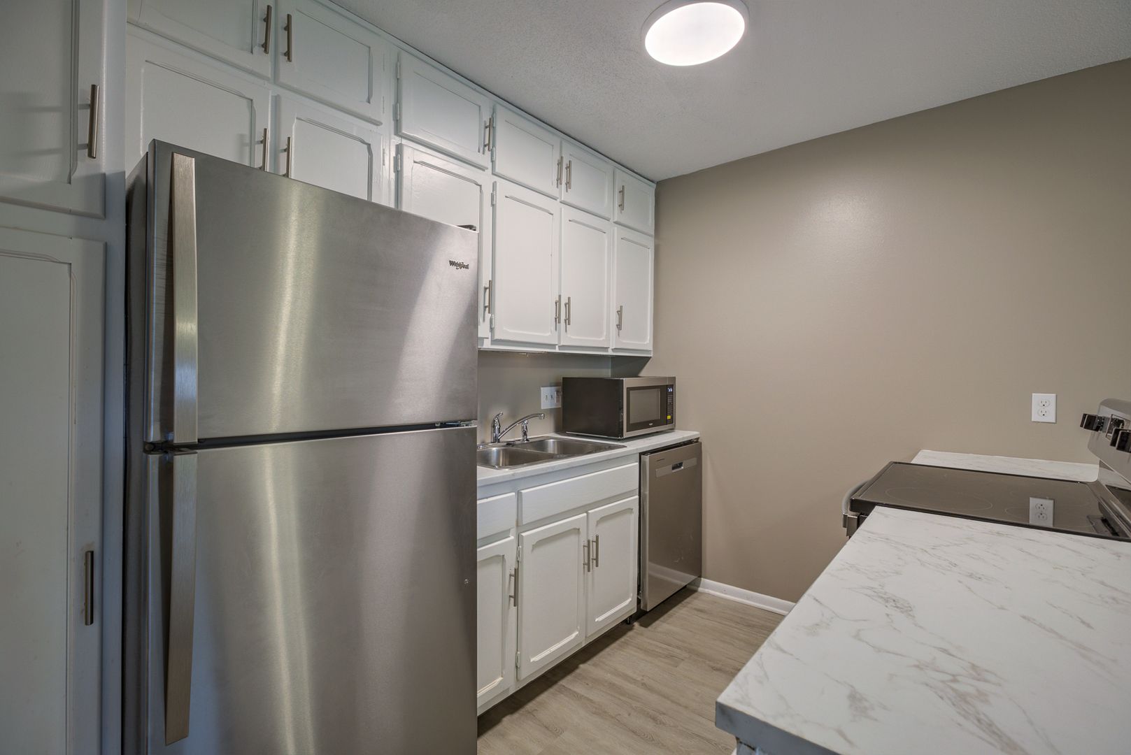 Omaha Apartment: 12775 Woodcrest Plaza