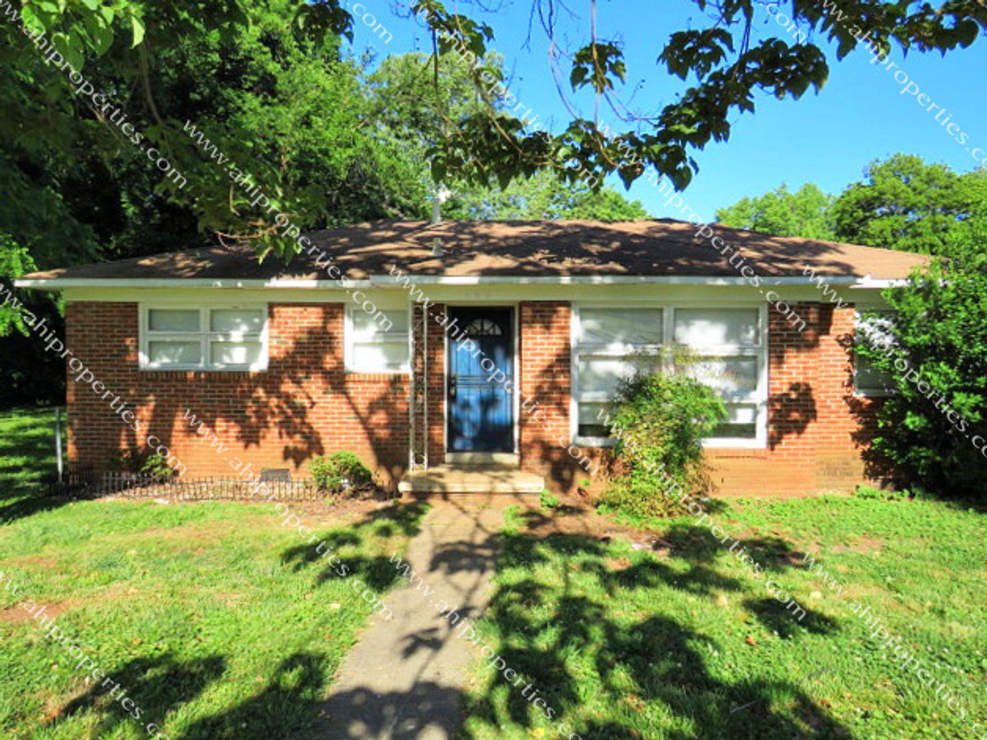 Huntsville House: 505 Mastin Lake Rd NW