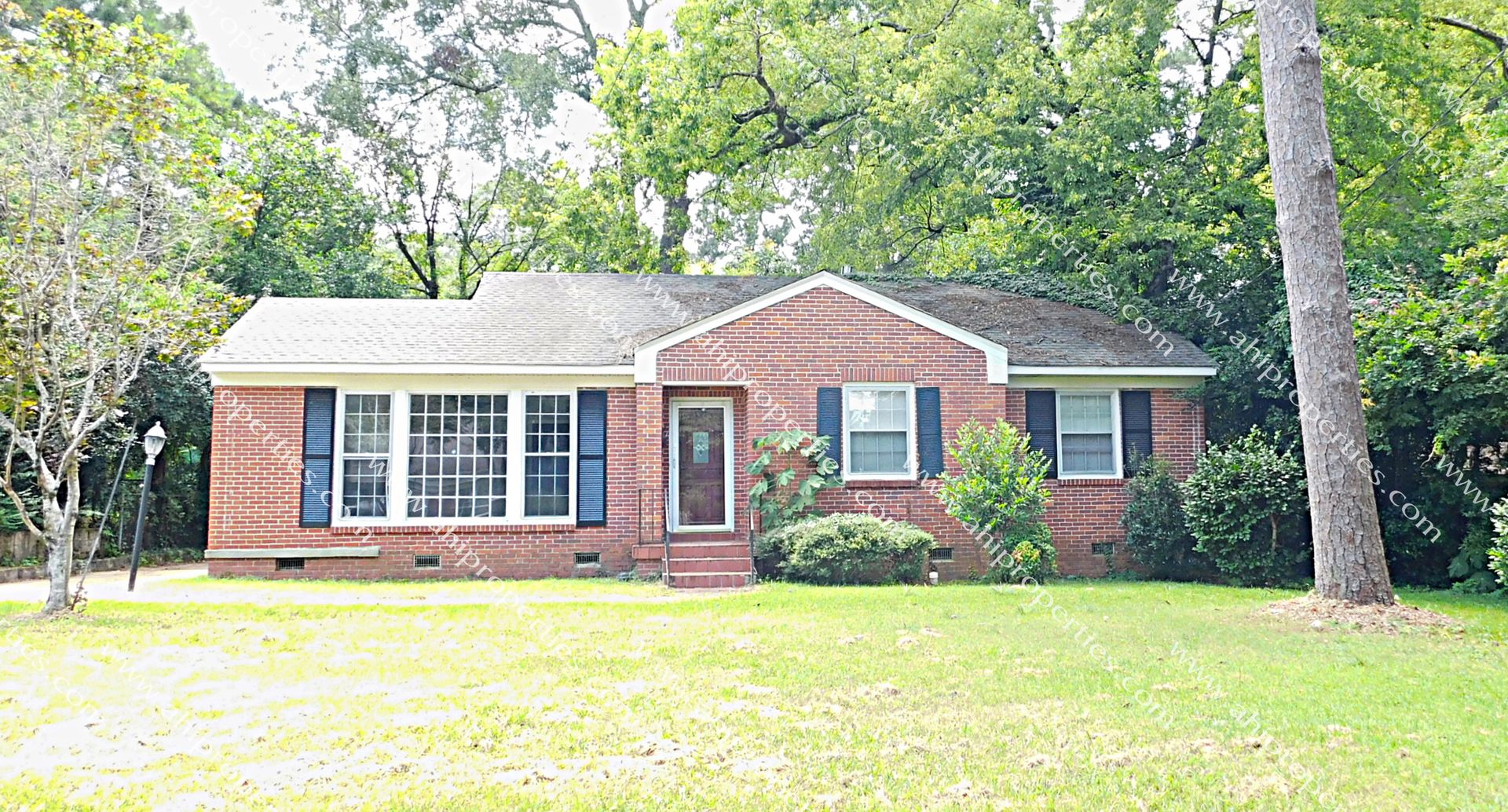Montgomery House: 3564 North Georgetown Drive