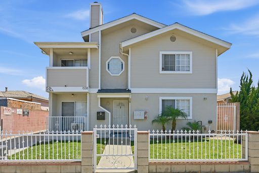 2 Bedroom / 2 Bathroom Apartment For Rent in Torrance – photo 1