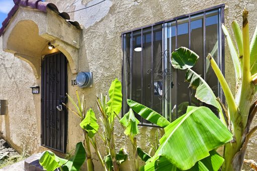 1 Bedroom / 1 Bathroom Apartment For Rent in Los Angeles – photo 1