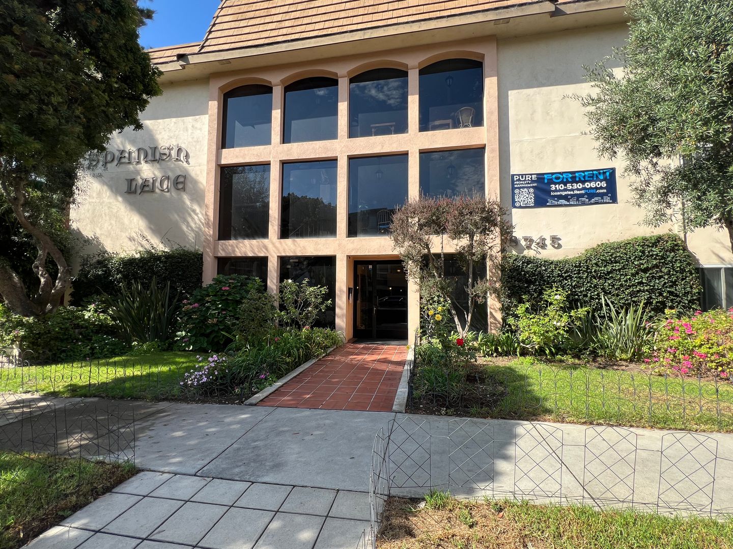 Playa Del Rey Apartment: 8745 Delgany Ave