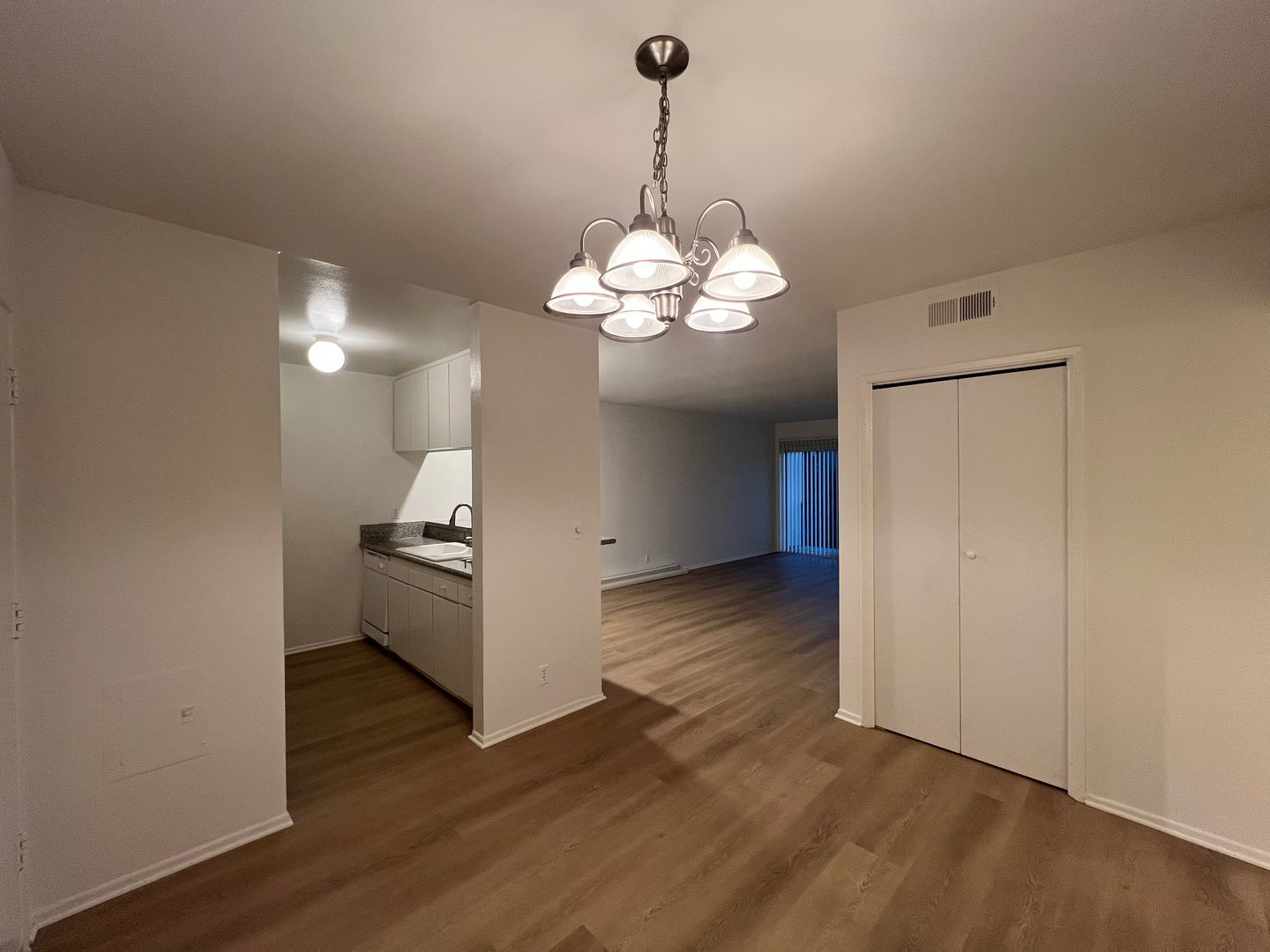 Playa Del Rey Apartment: 8745 Delgany Ave