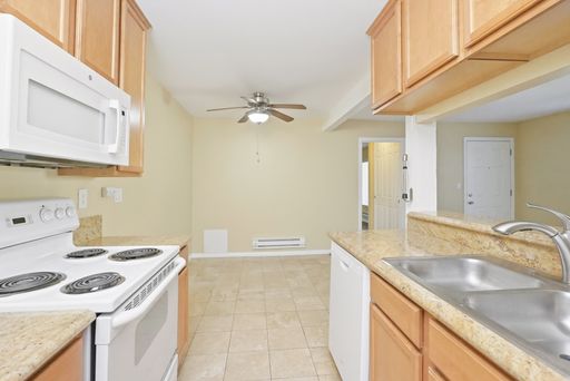 1 Bedroom / 1 Bathroom Condo Unit for Rent in Torrance – photo 1