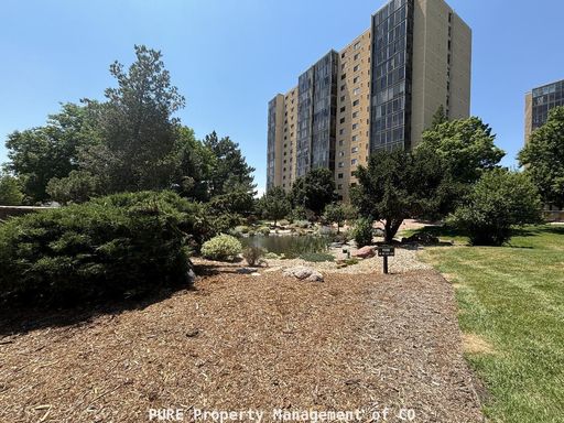 Large 2 bedroom, 2 bathroom unit with parking space in garage! – photo 1