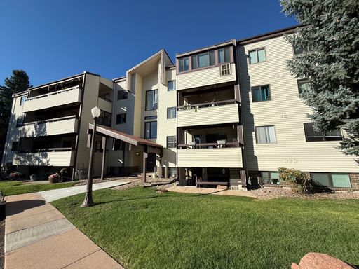 Spacious Top Floor 2 BR Condo with Pool – photo 1