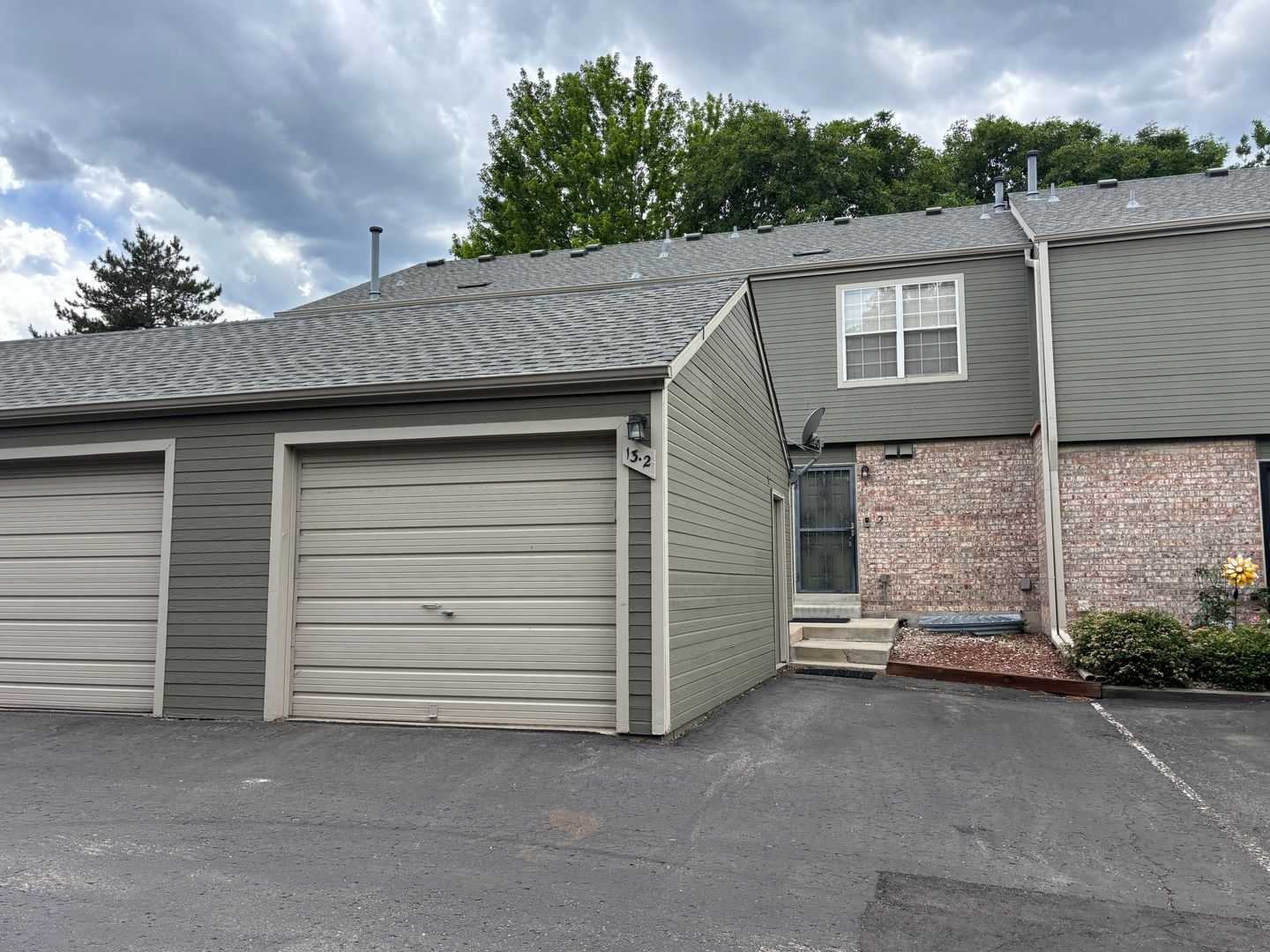 Lakewood Townhome: 3437 S Ammons Street #13-2