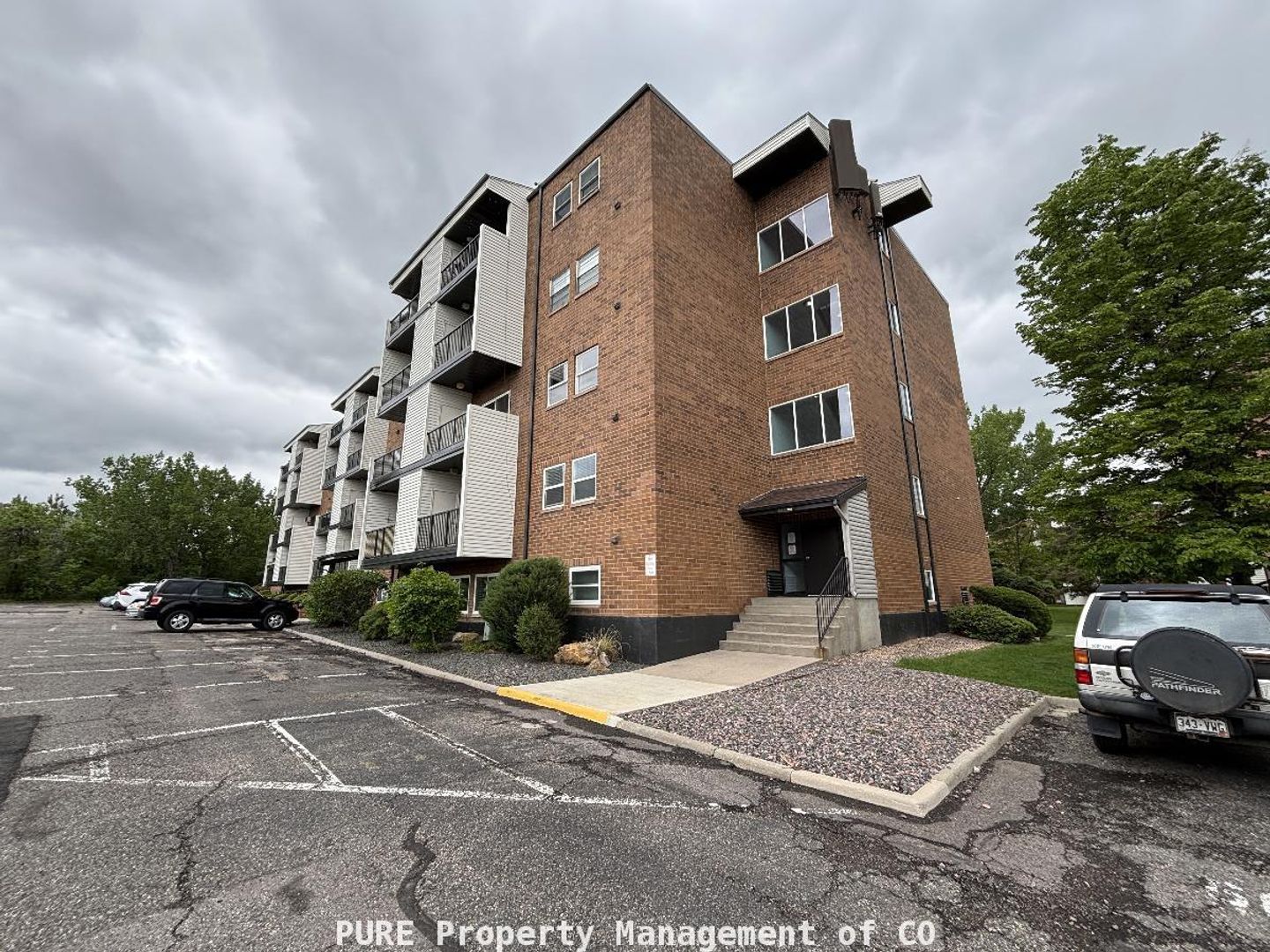 Golden Condo: 1150 Golden Cir