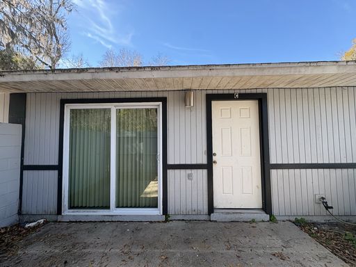2 Bedroom, 1 Bath – photo 1