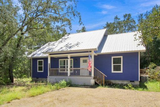 Beautifully Maintained 3BR/2BA Home in Williston – Near Devil's Den!