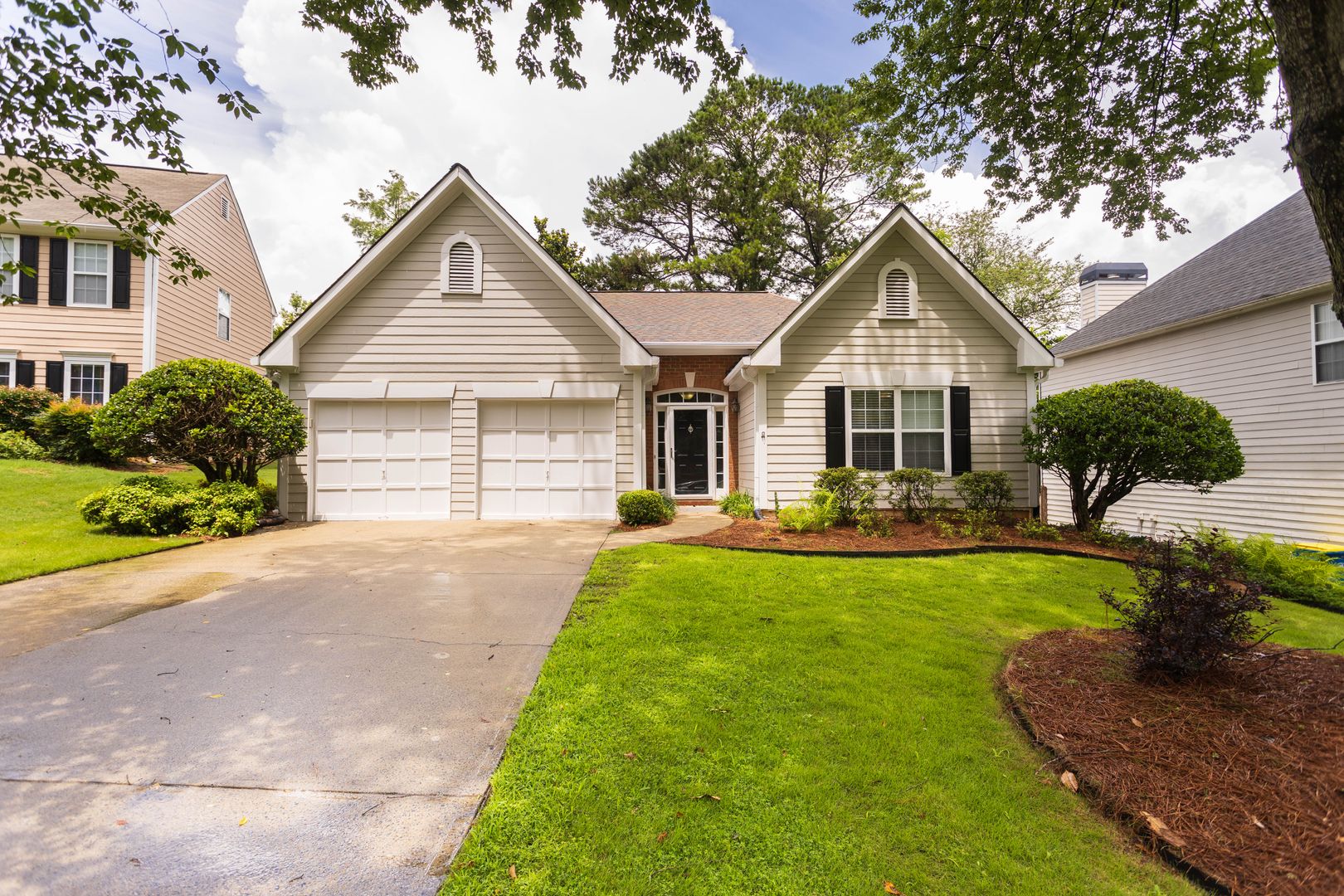 Kennesaw House: 3846 Kirkwood Run NW