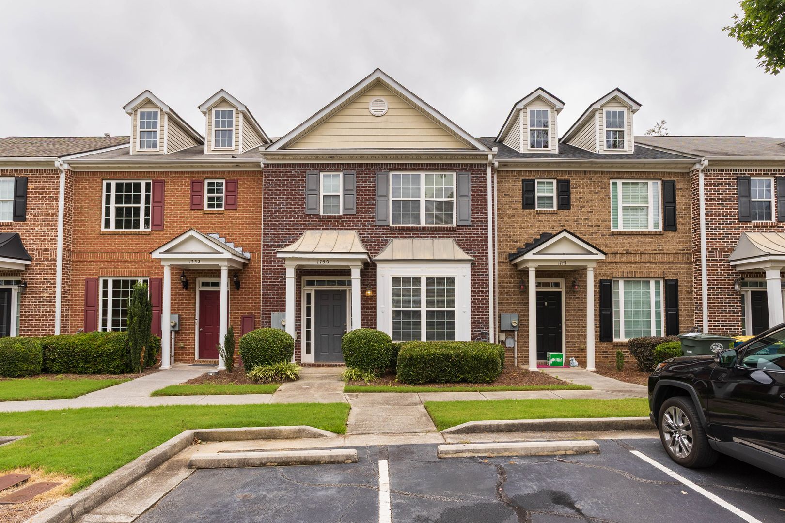 Price Drop Alert!  Beautiful Townhome in Kennesaw - Fall Rent specials available now!