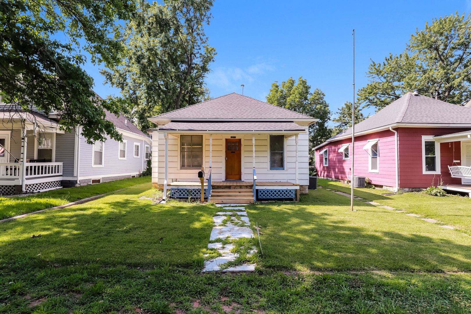 Topeka House: 1823 SW 2nd Street