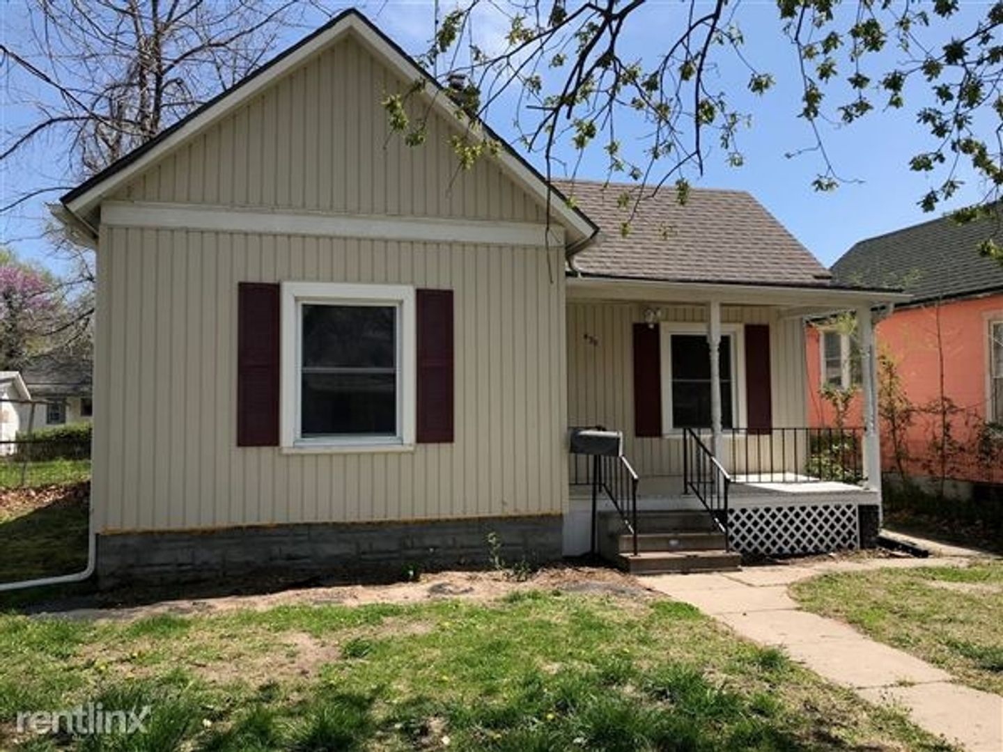 Topeka House: 430 NE Lime Street