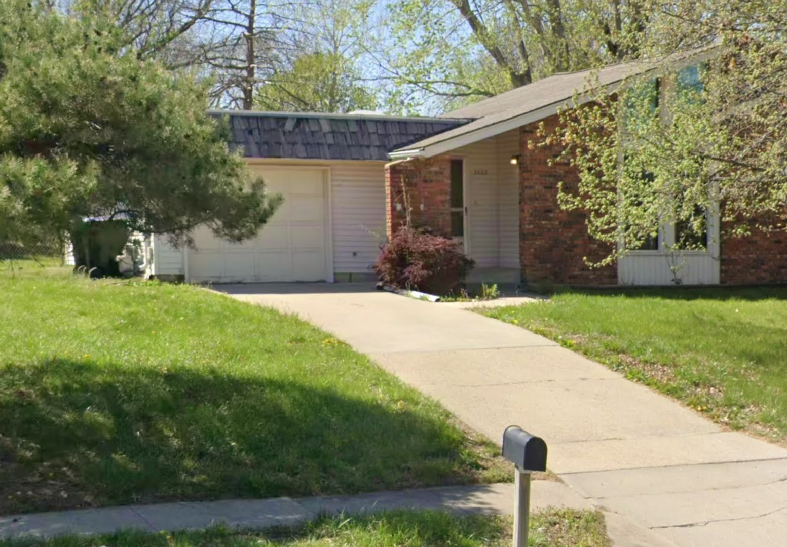 Topeka Apartment: 2727 SW Arrowhead Rd.